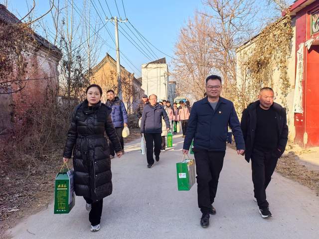 院医药学院党总支开展主题党日活动凯发K8国际版河南应用技术职业学(图1)