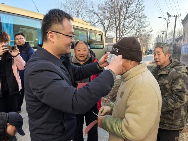 院医药学院党总支开展主题党日活动凯发K8国际版河南应用技术职业学(图3)