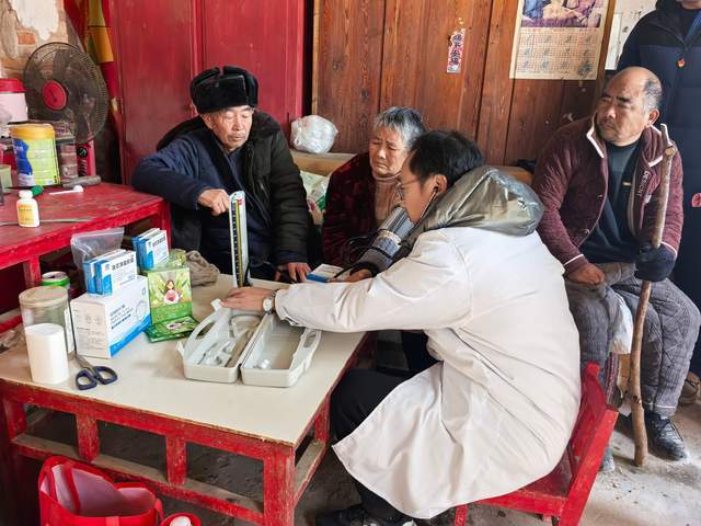 院医药学院党总支开展主题党日活动凯发K8国际版河南应用技术职业学(图6)