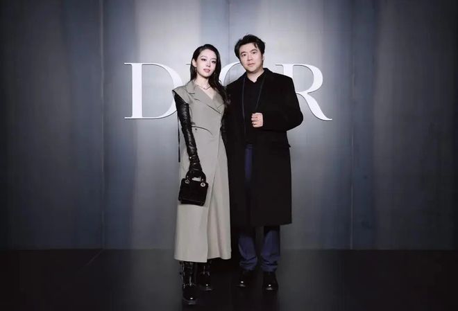 诺瓦Kim Jones的快乐王子凯发k8网站登录Dior的卡萨(图36)