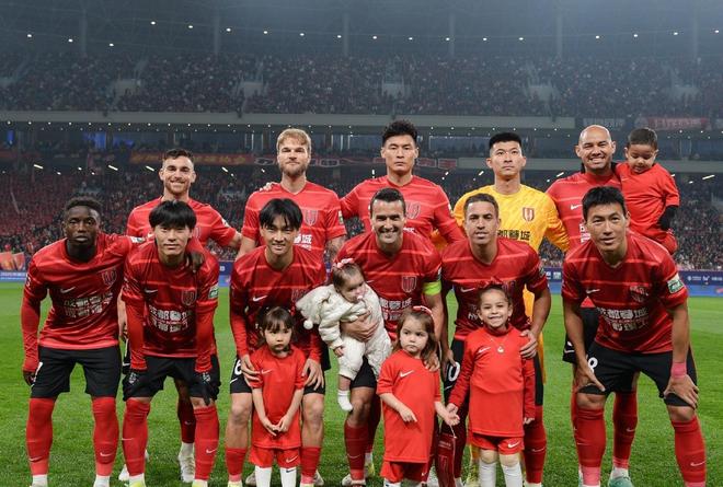 力压成都蓉城重回榜首大连英博仍第9k8凯发一触即发中超最新积分榜申花(图3)